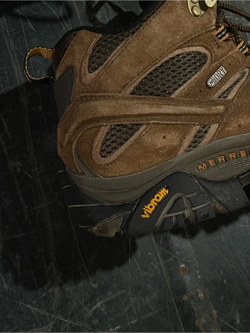 Merrell Moab 2 Mid Waterproof Hiking Boots Mens 8 Earth Brown Suede Outdoor